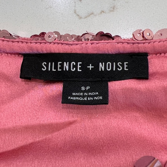 Urban Outfitters Silence + Noise Olivia Paillette Sequin Mini Skirt in Pink - Picture 5 of 11